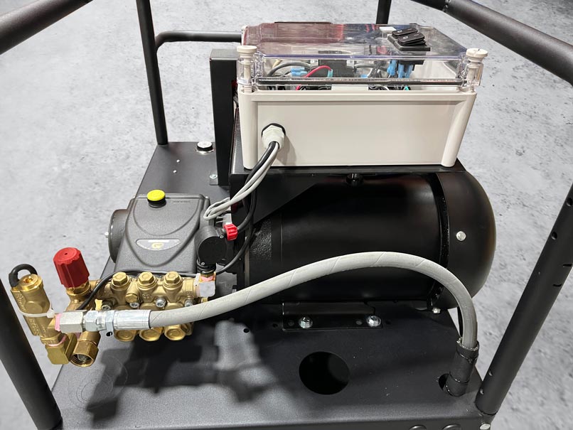 HOT WATER Pressure Washer BELT DRIVE - 600 Volt - Image 4
