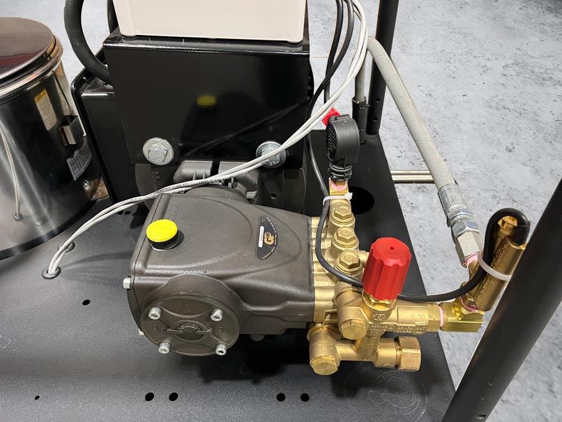 HOT WATER Pressure Washer BELT DRIVE - 600 Volt - Image 3